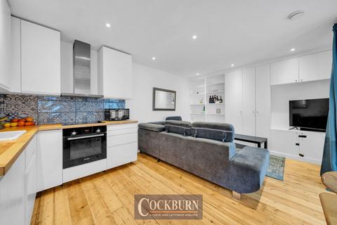 2 bedroom flat for sale, Court Yard, Eltham, SE9