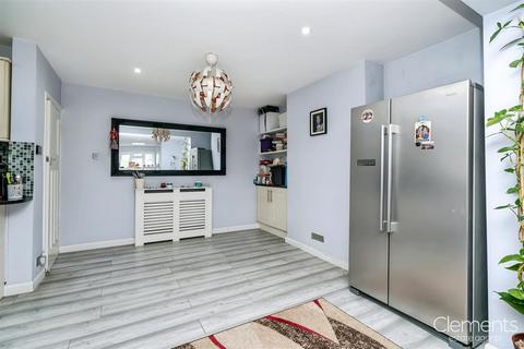 30 Roughdown Avenue, Hemel Hempstead, HP3 9BH