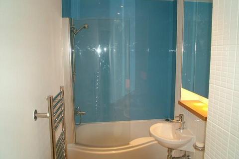 1 bedroom flat to rent, Bromyard House, Bromyard Avenue, W3 7BY