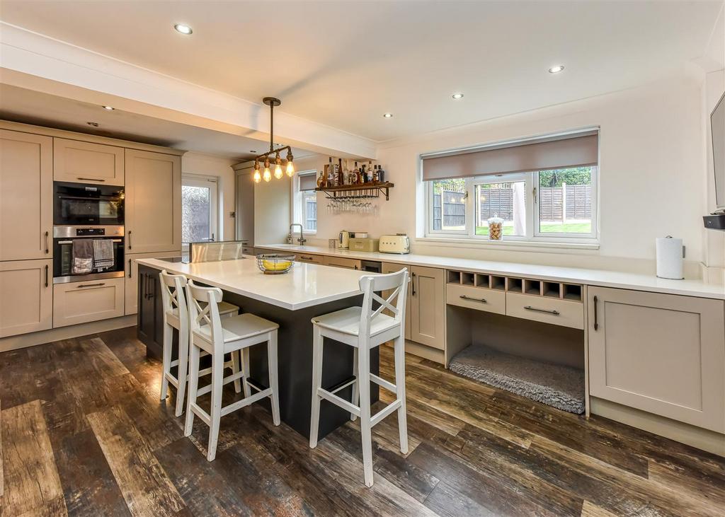 149 Mount Road-Kitchen (2).jpg