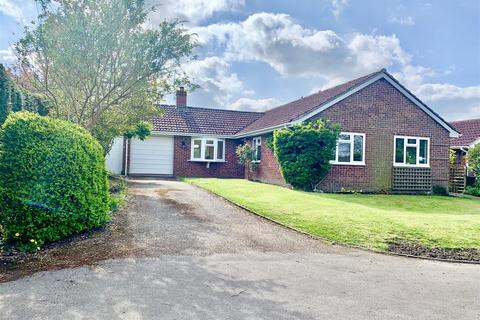 4 bedroom bungalow to rent, Chirton