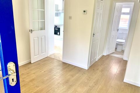 4 bedroom bungalow to rent, Chirton