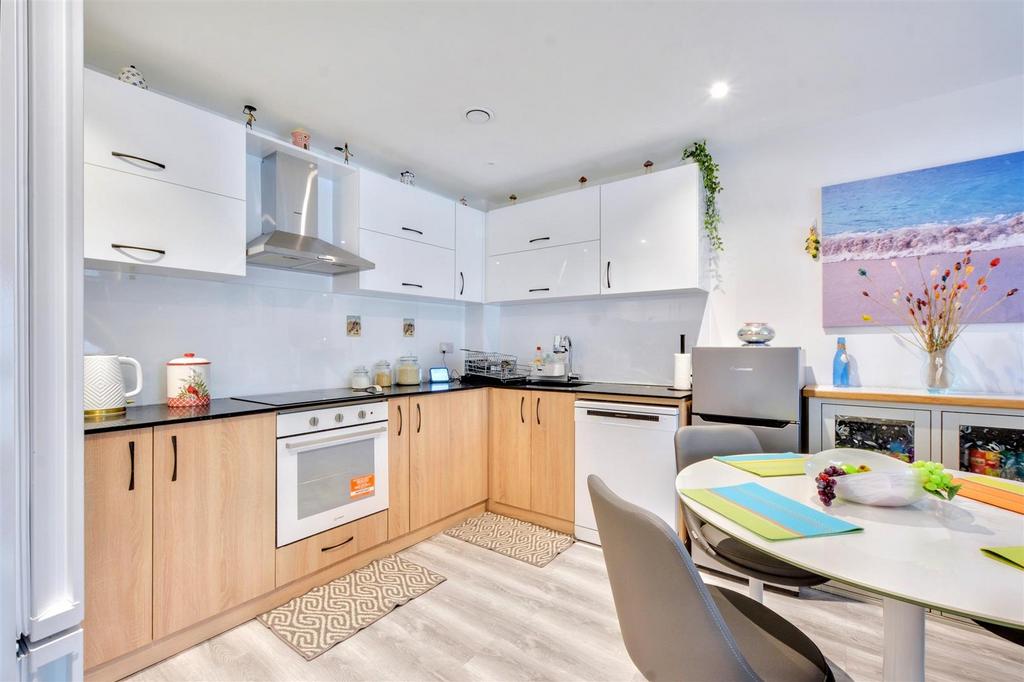 Kitchen 3.jpeg