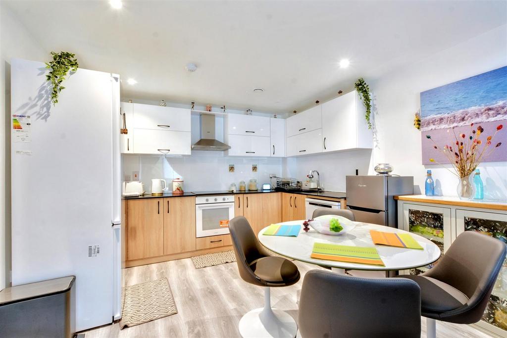 Kitchen 1.jpeg