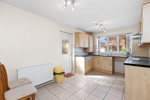 94 Dundee Close, Fearnhead, Warrington, WA2 0UL