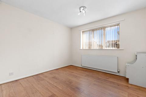 94 Dundee Close, Fearnhead, Warrington, WA2 0UL