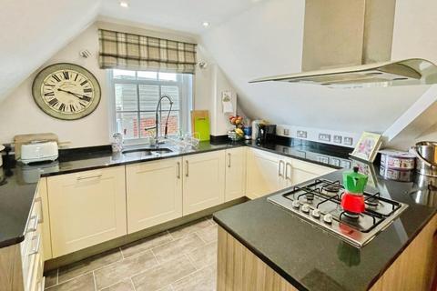2 bedroom penthouse for sale, Ely Street, Stratford-upon-Avon