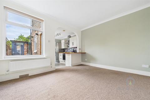 3 bedroom house to rent, Queens Road, Queens Road, Fletton