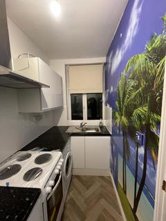 Studio to rent, Hill Road, CR4