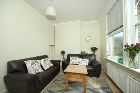 2 bedroom flat to rent, Fordhook Avenue, W5