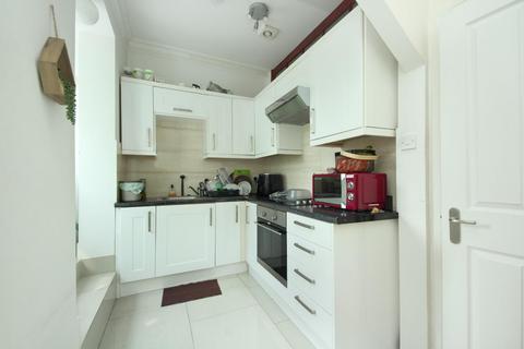 2 bedroom flat to rent, Fordhook Avenue, W5
