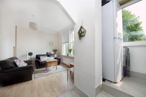 2 bedroom flat to rent, Fordhook Avenue, W5