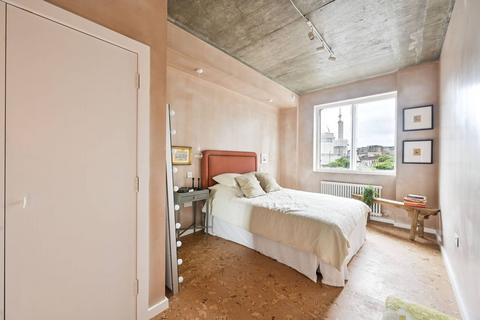 2 bedroom flat for sale, The Curve, Ladbroke Grove, London, W10