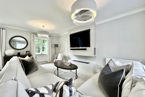 3 bedroom semi-detached house for sale, Osborne Heights, Brentwood