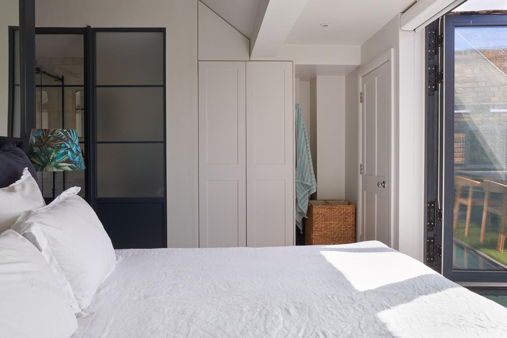 230784 - TMH 46 Cheshire St 23 08 24 8677.jpg