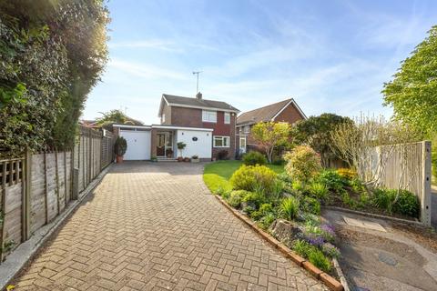 33 Penfold Way, Steyning, BN44 3PG
