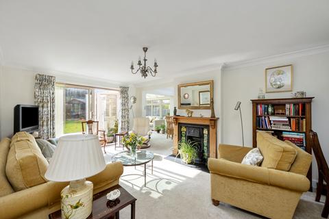 33 Penfold Way, Steyning, BN44 3PG