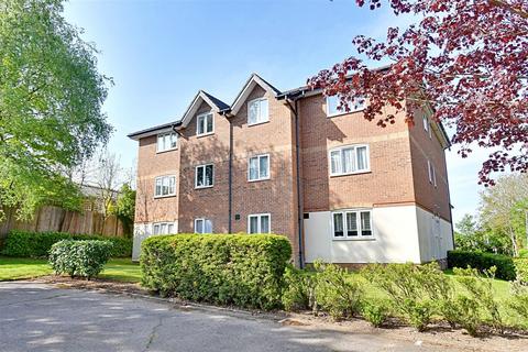 14 Deer Close, Hertford, SG13 7NR