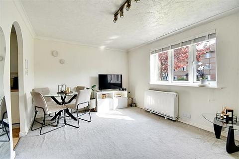 14 Deer Close, Hertford, SG13 7NR