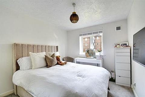 14 Deer Close, Hertford, SG13 7NR