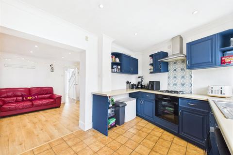 46 Mount Pleasant Road, Romford, RM5 3YL