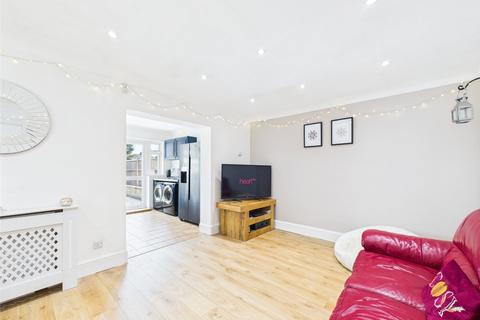 46 Mount Pleasant Road, Romford, RM5 3YL