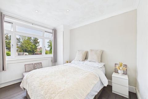 46 Mount Pleasant Road, Romford, RM5 3YL