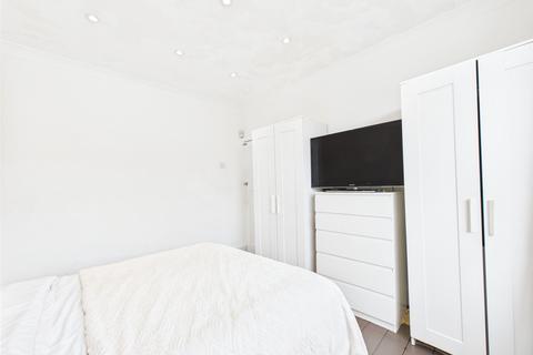 46 Mount Pleasant Road, Romford, RM5 3YL