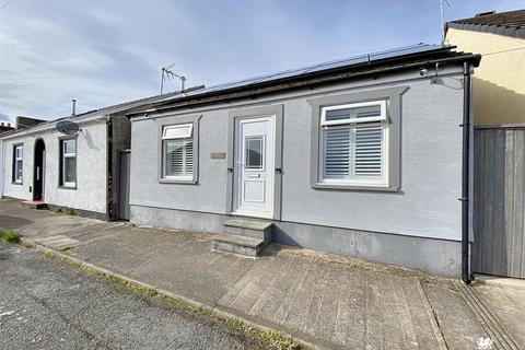 3 bedroom cottage for sale, North Street, Pembroke Dock