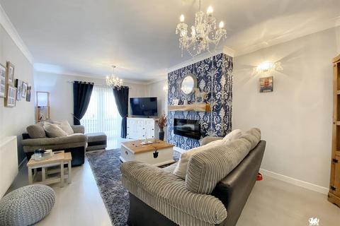 3 bedroom cottage for sale, North Street, Pembroke Dock