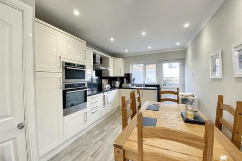 3 bedroom cottage for sale, North Street, Pembroke Dock