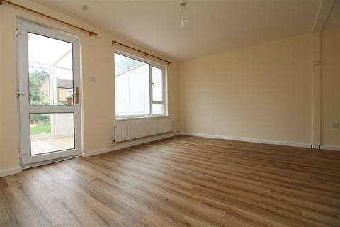 3 bedroom end of terrace house to rent, Pennington, Orton Goldhay, Peterborough