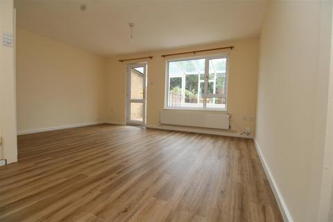3 bedroom end of terrace house to rent, Pennington, Orton Goldhay, Peterborough