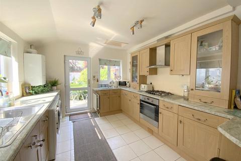 3 bedroom end of terrace house for sale, Legsby Avenue, Grimsby