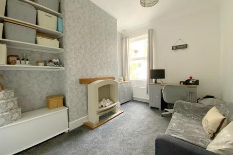 3 bedroom end of terrace house for sale, Legsby Avenue, Grimsby