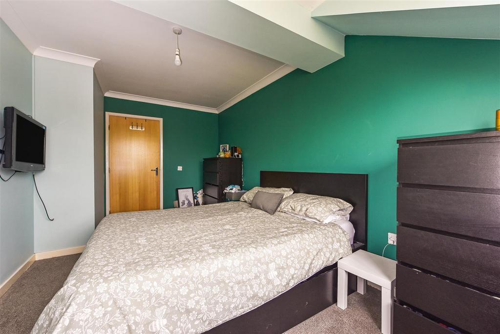 Bedroom 1.jpg