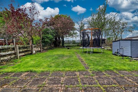 58 Erriff Drive, South Ockendon, RM15 5AW