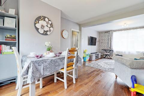 58 Erriff Drive, South Ockendon, RM15 5AW