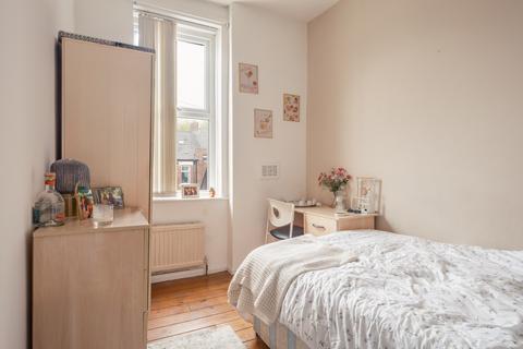 3 bedroom flat to rent, Warwick Street, Newcastle Upon Tyne NE6