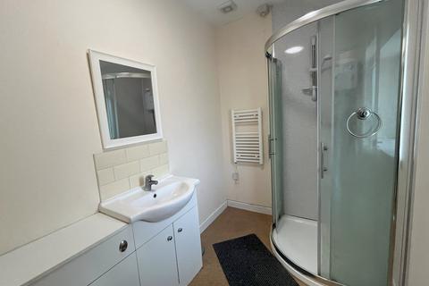 House to rent, 17A Hanover Street, Newcastle, ST5 1HD