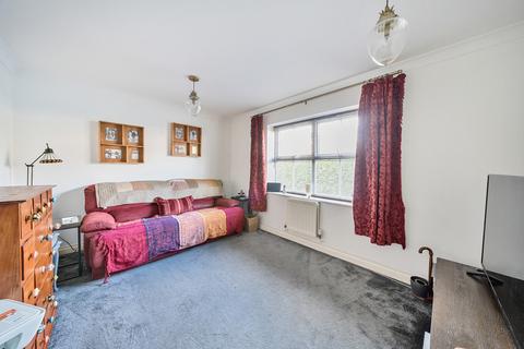 51 Arklay Close, Uxbridge, UB8 3WP