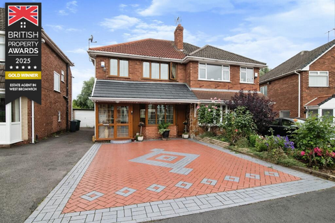 Kelverley Grove, West Bromwich, B71