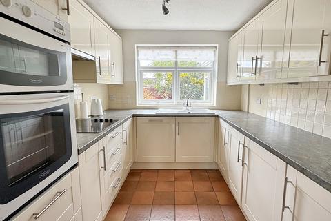 4 Newbury Close, Widnes, WA8 9YX