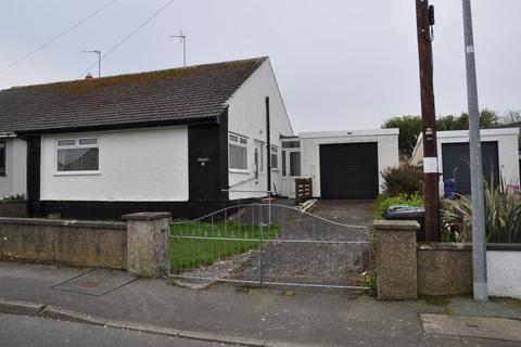 2 bedroom semi-detached bungalow for sale, Penrodyn, Valley, LL65 3AY