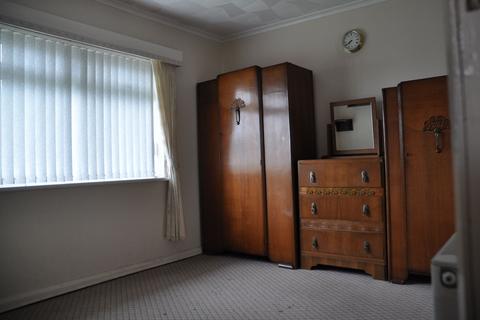 2 bedroom semi-detached bungalow for sale, Penrodyn, Valley, LL65 3AY