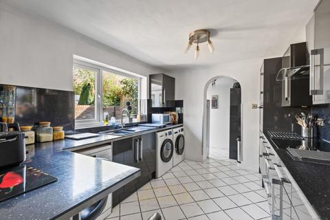 4 bedroom detached house for sale, Smoke Lane, Reigate RH2