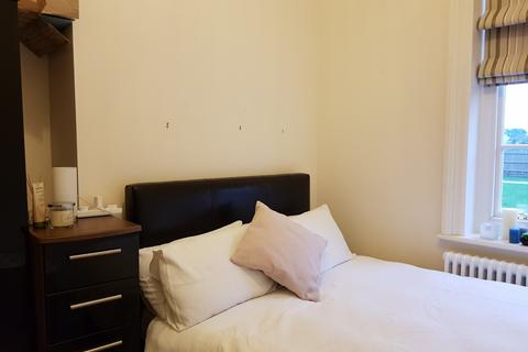 3 bedroom flat to rent, 4 Lingard Avenue, Colindale, London, NW9