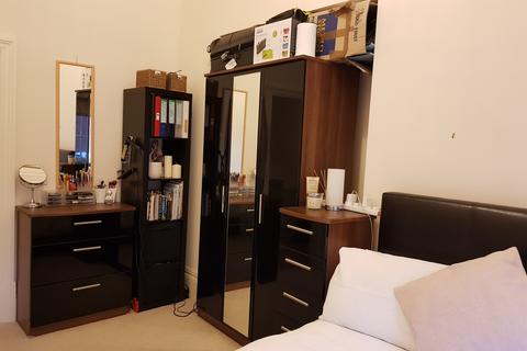 3 bedroom flat to rent, 4 Lingard Avenue, Colindale, London, NW9