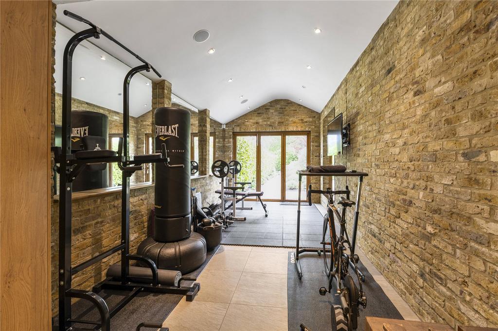 Gym/Garage