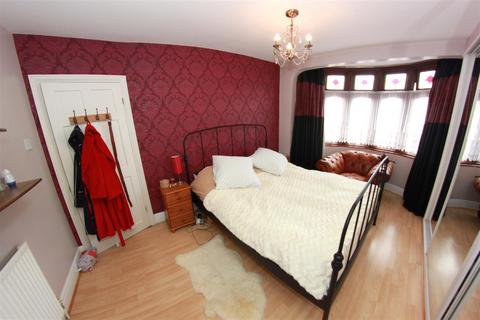 4 bedroom house to rent, Oakley Avenue, Barking IG11